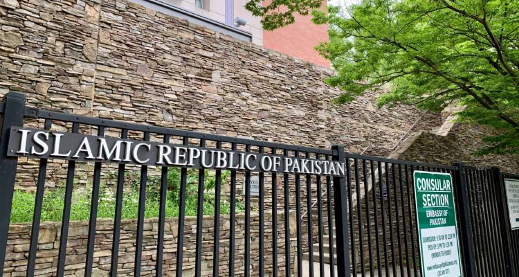 list of pakistan embassies and consulates